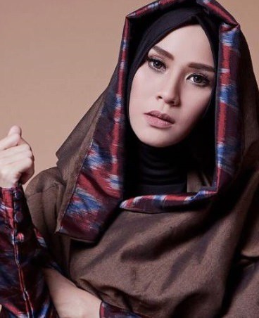 2016-07-06_indonesia_indonesiadesigner_hijab_zaskiadyamecca-2.JPG 2016-07-06_indonesia_indonesiadesigner_hijab_zaskiadyamecca-2.JPG