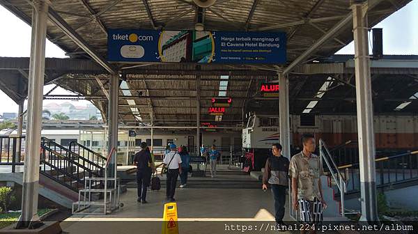ninaindo-ninalifeindo-indonesiatrain-kai (3).jpg ninaindo-ninalifeindo-indonesiatrain-kai (3).jpg