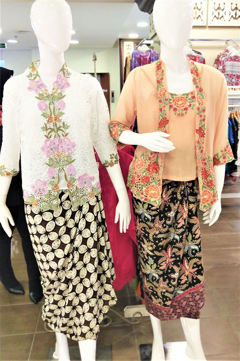 【印尼時尚】讓印尼自豪的其他傳統服飾「Tenun」和「Kebaya」 - 第8張圖 【印尼時尚】讓印尼自豪的其他傳統服飾「Tenun」和「Kebaya」