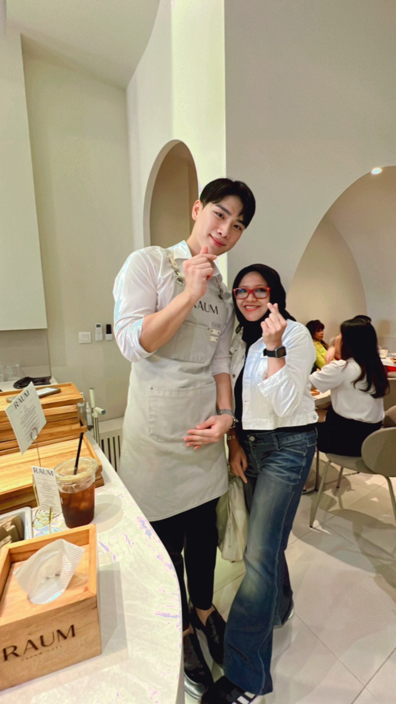 【印尼咖啡】少女心爆發!Raum Cream Café:有韓國歐巴和甜點的網美咖啡廳 - 第2張圖 【印尼咖啡】少女心爆發!Raum Cream Café:有韓國歐巴和甜點的網美咖啡廳