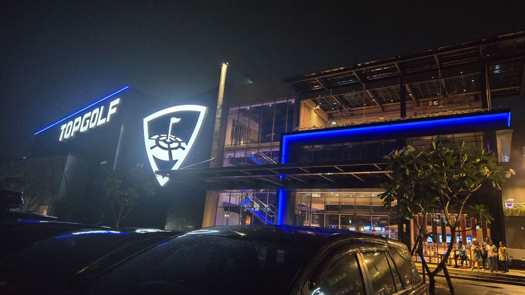 【印尼運動】雅加達高爾夫新熱點！TOP GOLF：揮桿、歡唱、放鬆，一次滿足！